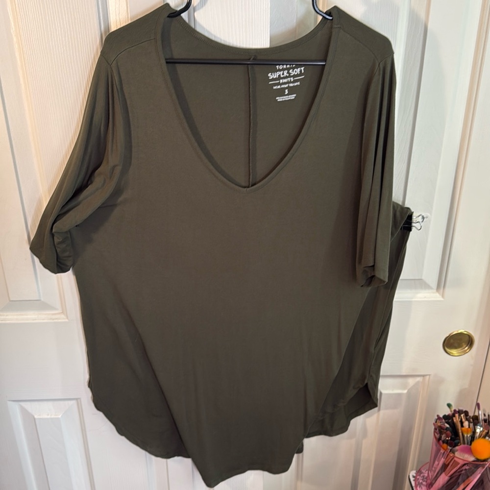 Torrid green tunic v neck top